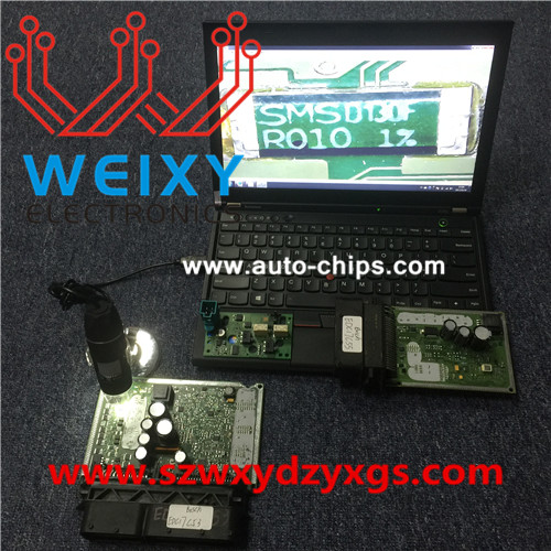 Professional electronic Microscope used for inspecting ECU IC model No and soldering work.